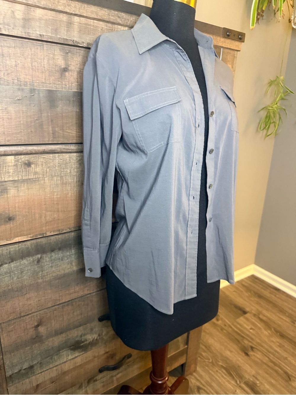 Theory Gray Button Front Blouse Women’s Medium Career Stretch Shirt Top